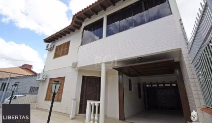 Casa para Venda - 246m², 3 dormitórios, sendo 2 suites, 3 vagas - Vila Ipiranga