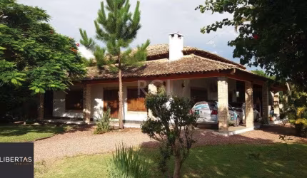 Casa para Venda - 220m², 2 dormitórios, sendo 1 suites, 4 vagas - Belém Novo