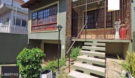 Casa para Venda - 202m², 4 dormitórios, sendo 1 suites, 3 vagas - Petrópolis