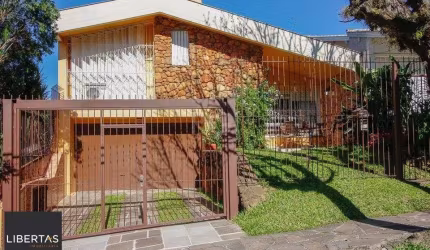 Casa para Venda - 262m², 3 dormitórios, sendo 1 suites, 4 vagas - Jardim Itu Sab