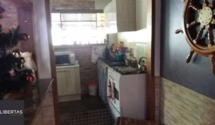 Casa para Venda - 220m², 2 dormitórios, 5 vagas - Teresópolis