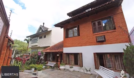 Casa para Venda -  3 dormitórios, sendo 1 suites, 2 vagas - São Caetano