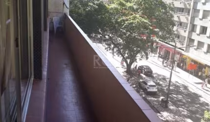 MEGA APARTAMENTO DE 137M² ,  COM SACADA, 2 DORMITÓRIOS, NO CENTRO DE PORTO ALEGRE -RS