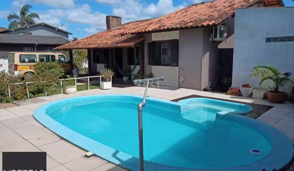 Casa 3 dormitórios, sendo 1 suites, 9 vagas - bairro Ponta Grossa Porto Alegre R