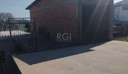 Casa para Venda - 220m², 2 dormitórios, sendo 1 suites, 2 vagas - Cavalhada, Porto Alegre