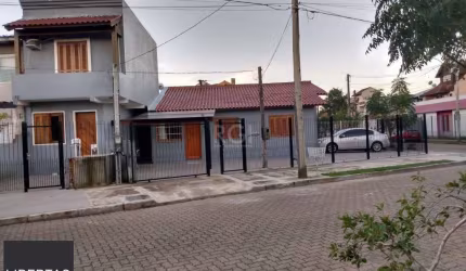 Casa com 5 quartos, 1 suíte, 4 vagas de garagem, no bairro Aberta dos Morras, Porto Alegre/RS