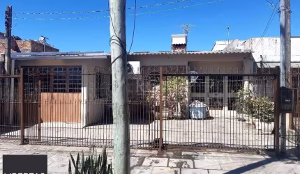 Casa para Venda - 121m², 3 dormitórios, sendo 1 suites, 2 vagas - Restinga