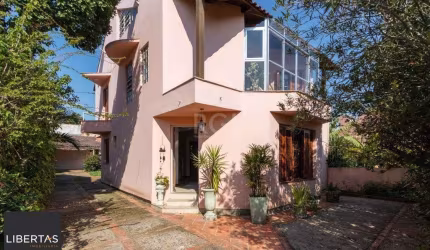 Casa para Venda - 253.35m², 3 dormitórios, sendo 1 suites, 4 vagas - Serraria