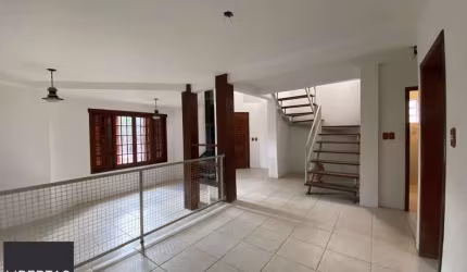 Casa para Venda - 253.35m², 3 dormitórios, sendo 1 suites, 4 vagas - Serraria