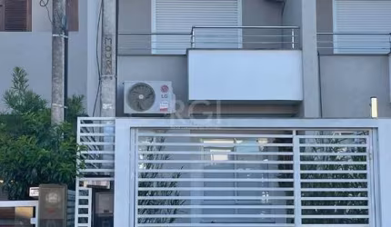 Sobrado para Venda - 132.69m², 2 dormitórios, sendo 1 suites, 1 vaga - Hípica