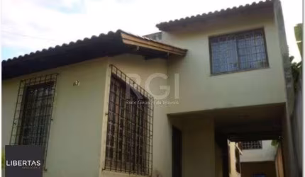 Casa para Venda - 240m², 4 dormitórios, sendo 1 suites, 4 vagas - Nonoai