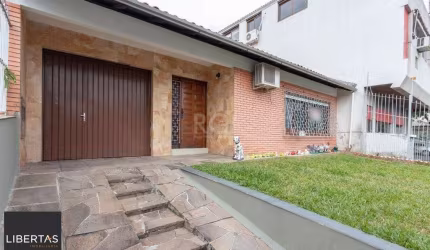 Casa para Venda - 160m², 3 dormitórios, sendo 2 suites, 3 vagas - Cristal