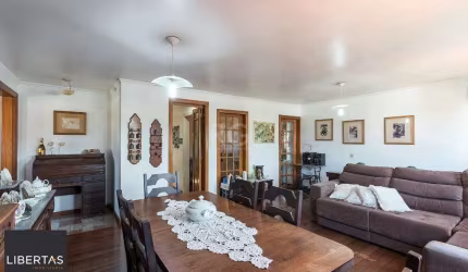 Casa para Venda - 320m², 5 dormitórios, sendo 2 suites, 3 vagas - Tristeza