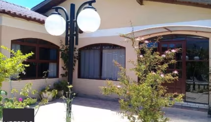 Casa para Venda - 150m², 2 dormitórios, 5 vagas - Ponta Grossa