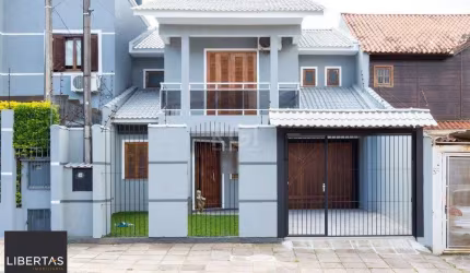 Casa para Venda - 247m², 3 dormitórios, sendo 1 suites, 4 vagas - Vila Nova