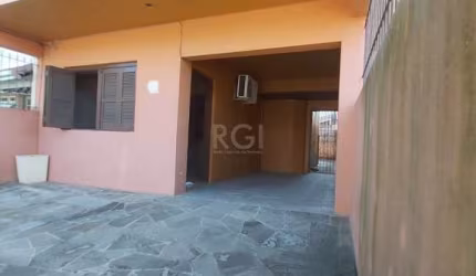 Casa no bairro Hípica - 3 dormitórios