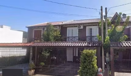 Casa no bairro Hípica - 3 dormitórios
