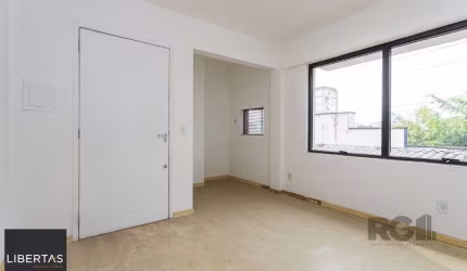 Sala Comercial no Menino Deus desocupada