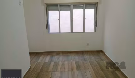 Apartamento no Petrópolis de 1 dormitório desocupado