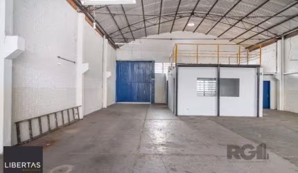 DEPÓSITO EM PETROPOLIS COM 330 M²