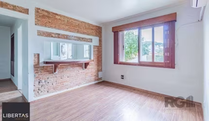 Apartamento de 2 dormitórios no bairro Glória