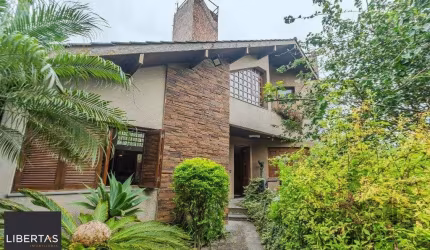 Casa 400m² - 5 dormitórios, 4 vagas no bairro Vila Jardim