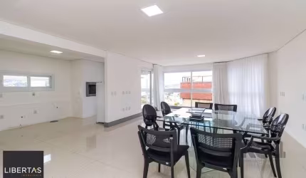 Excelente cobertura de 238m² com 3 dormitórios e 2 vagas.