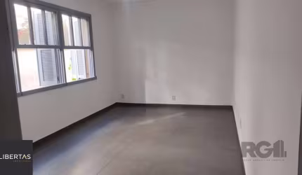 Apartamento térreo jk no miolo do Menino Deus!