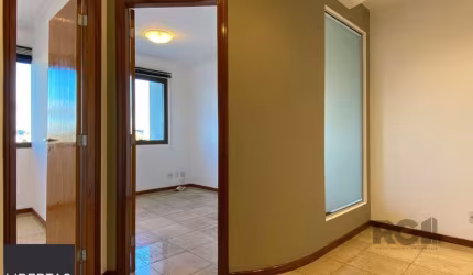 CONJUNTO COMERCIAL DE FRENTE NO PREMIUM OFFICE, JUNTO AO TREND ORLA