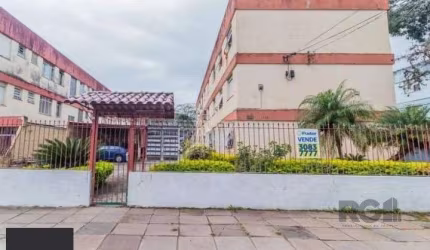 Apartamento de 2 quartos, vaga descoberta, na frente do Atacado Cestto, esquina com a Wenceslau Escobar.