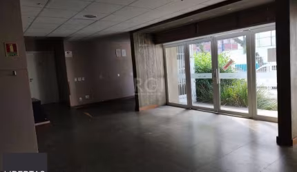Casa comercial à venda com 383m² de área construída - Bairro Menino Deus