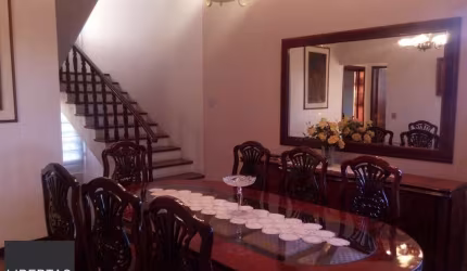 Casa para Venda - 320m², 4 dormitórios, sendo 2 suites, 5 vagas - Santo Antonio