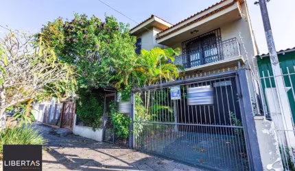 Casa para Venda - 500m², 3 dormitórios, sendo 3 suites, 4 vagas - Vila Ipiranga