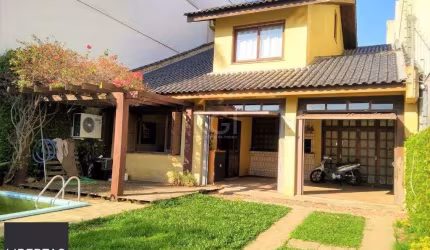 Casa para Venda - 219m², 3 dormitórios, sendo 1 suites, 4 vagas - Menino Deus