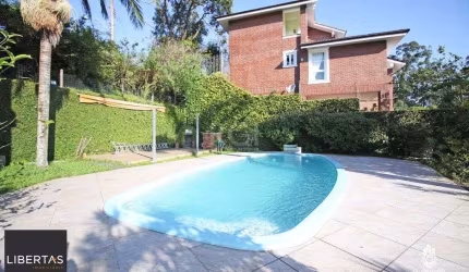 Casa para Venda - 344.83m², 4 dormitórios, 3 vagas - Teresópolis