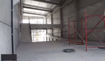Loja para Venda - 449m², 0 dormitórios, Glória