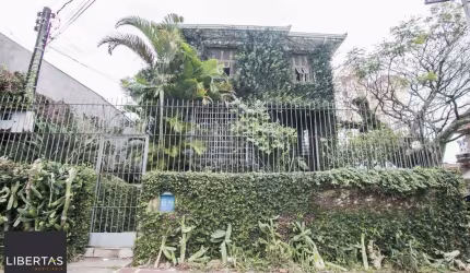 Casa para Venda - 250m², 4 dormitórios, 2 vagas - Petrópolis