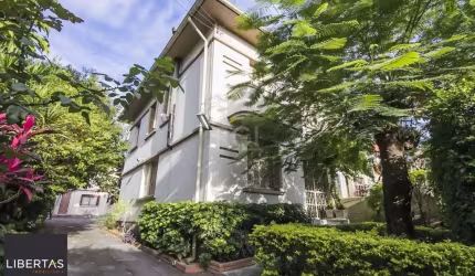 Casa para Venda - 1016m², 4 dormitórios, 6 vagas - Menino Deus