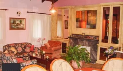 Casa para Venda - 560m², 5 dormitórios, sendo 4 suites, 2 vagas - Vila Jardim
