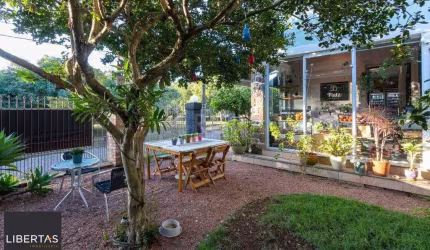 Casa para Venda - 200m², 3 dormitórios, sendo 1 suites, 2 vagas - Vila Assunção