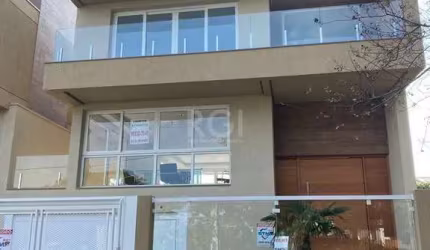 Casa para Venda - 270m², 3 dormitórios, sendo 3 suites, 4 vagas - Vila Assunção