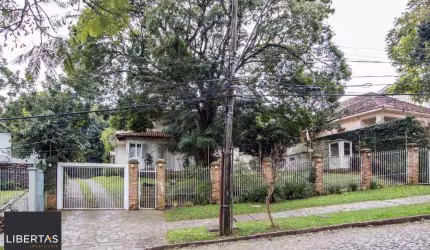 Casa para Venda - 489m², 4 dormitórios, sendo 2 suites, 3 vagas - Cristal