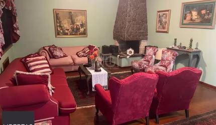 Casa para Venda - 524m², 3 dormitórios, sendo 1 suites, 5 vagas - Chácara das Pe