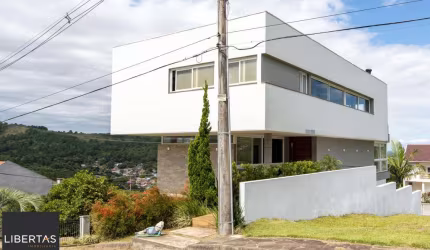 Luxuosa Casa em Condomínio de Alto Padrão com vista para Guaiba