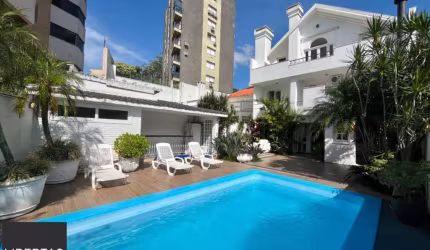 Casa de alto padrão à venda Menino Deus