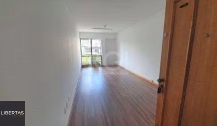 Sala comercial no bairro Petrópolis frente desocupada