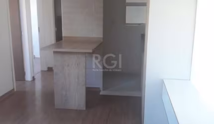 Belo Apartamento de 02 Dorm. com Piso Laminado, e móveis planejados !!!!
