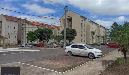 Oportunidade !!! Lindo Apartamento 02 Dormitórios reformado e com vaga.