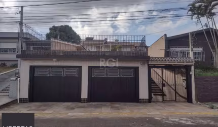 Casa sobrado mobiliado, 4 dormitórios, 1 suíte, 4 vagas de garagem, Bairro Bom P