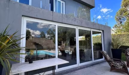 Casa com 3 dormitórios (sendo 1 suíte) por R$ 2.260.000,00 na Rua Barão do Ibira